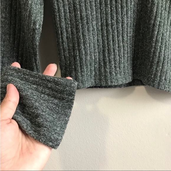 Aritzia Wilfred free ribbed Bittar cropped olive green sweater size small. - Picture 6 of 6